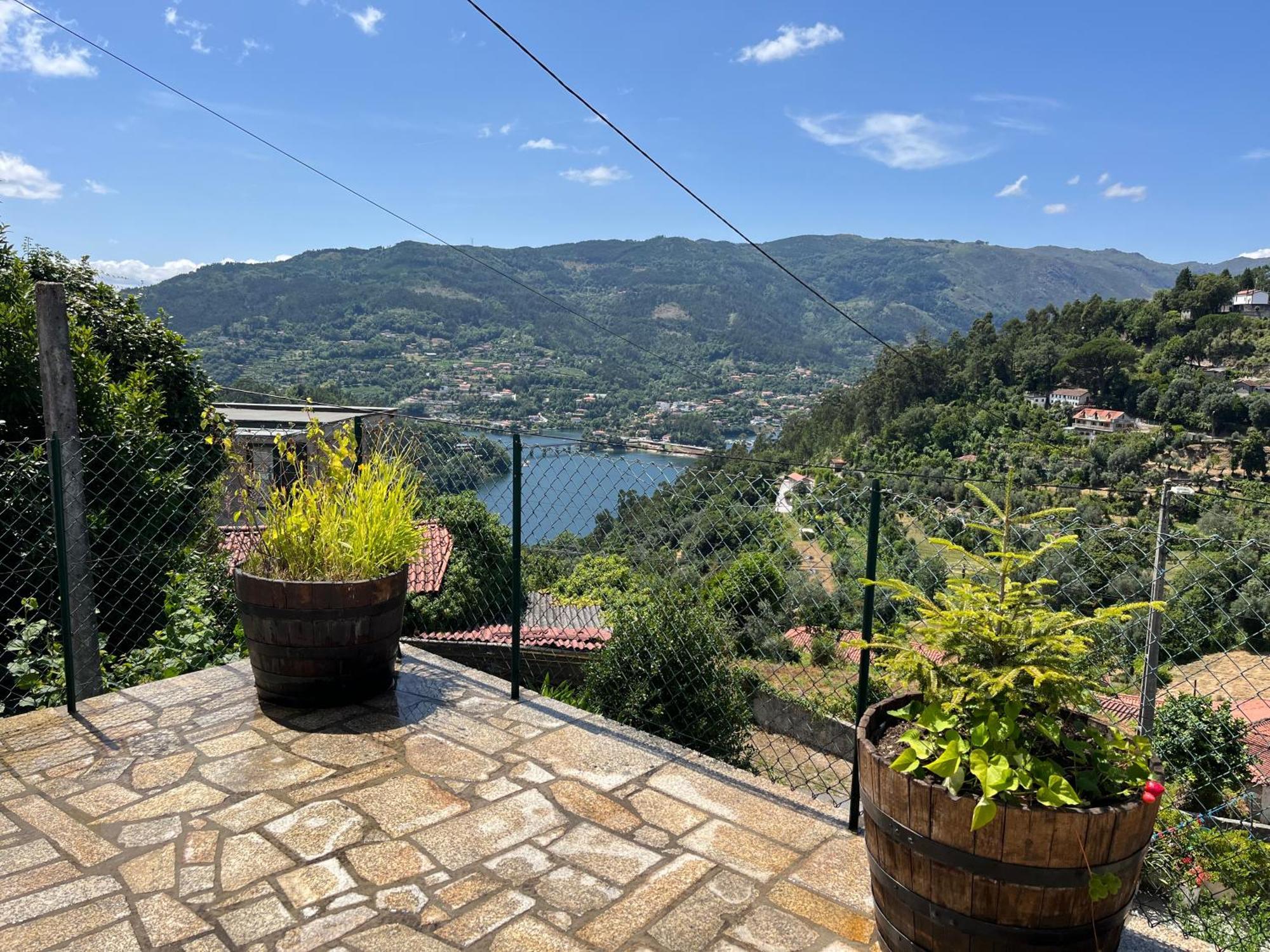 Casa da Lage - Piscina sazonal - Lareiras - Vistas rio - Gerês Vila Exterior foto